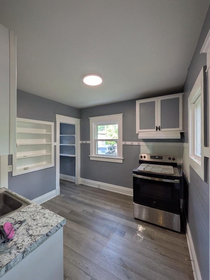 1920 Hoag St - Photo 7 of 11