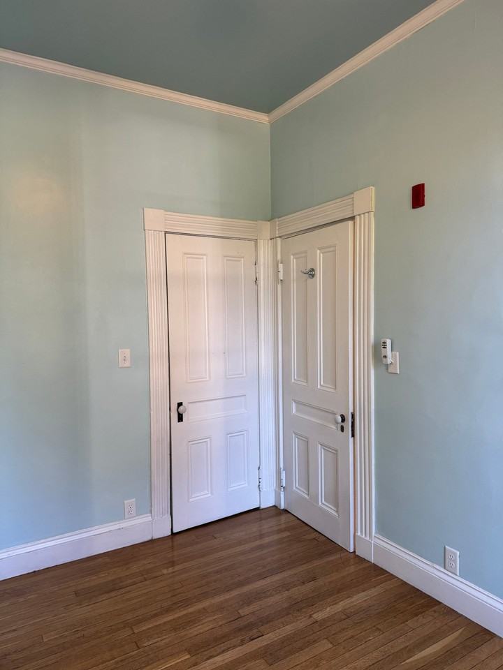 1094 Woodbury Ave #105 - Photo 6 of 17