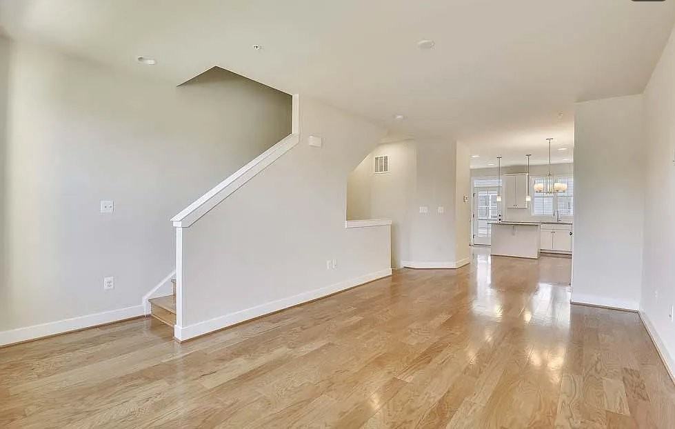 12608 Layhill Rd - Photo 7 of 29
