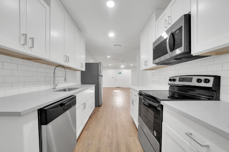 4440 Lubbock Ave - Photo 3 of 22