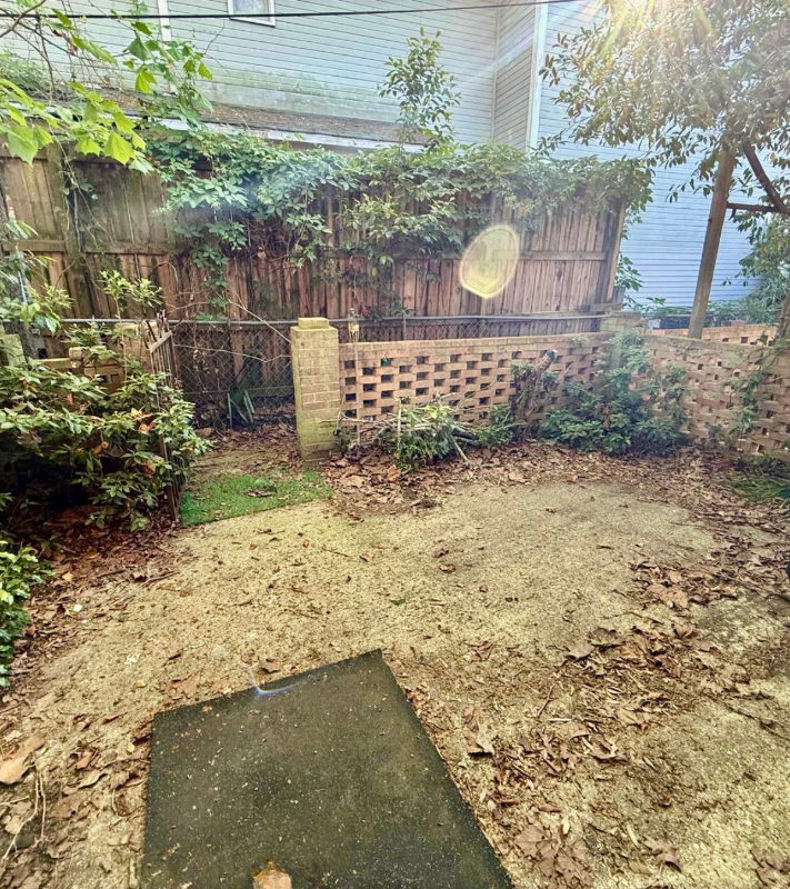513 65th Ave N #C - Photo 4 of 7