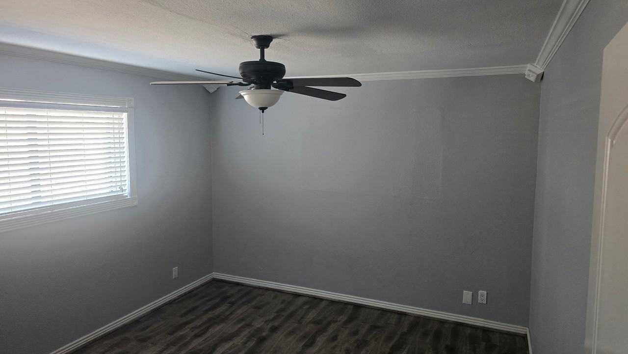 1859 N Morris - Photo 3 of 5