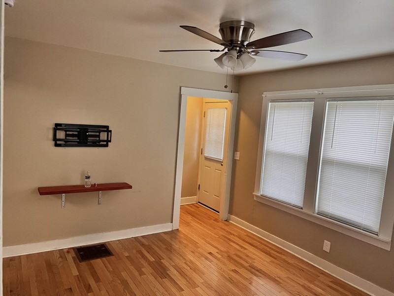 103 Bowling Ln - Photo 2 of 11
