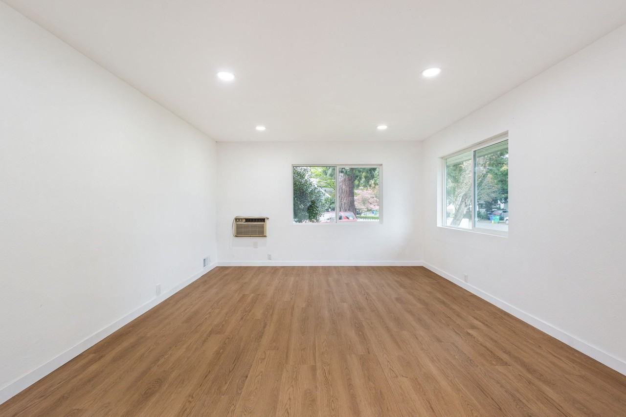 8625 Se Knapp St - Photo 3 of 15