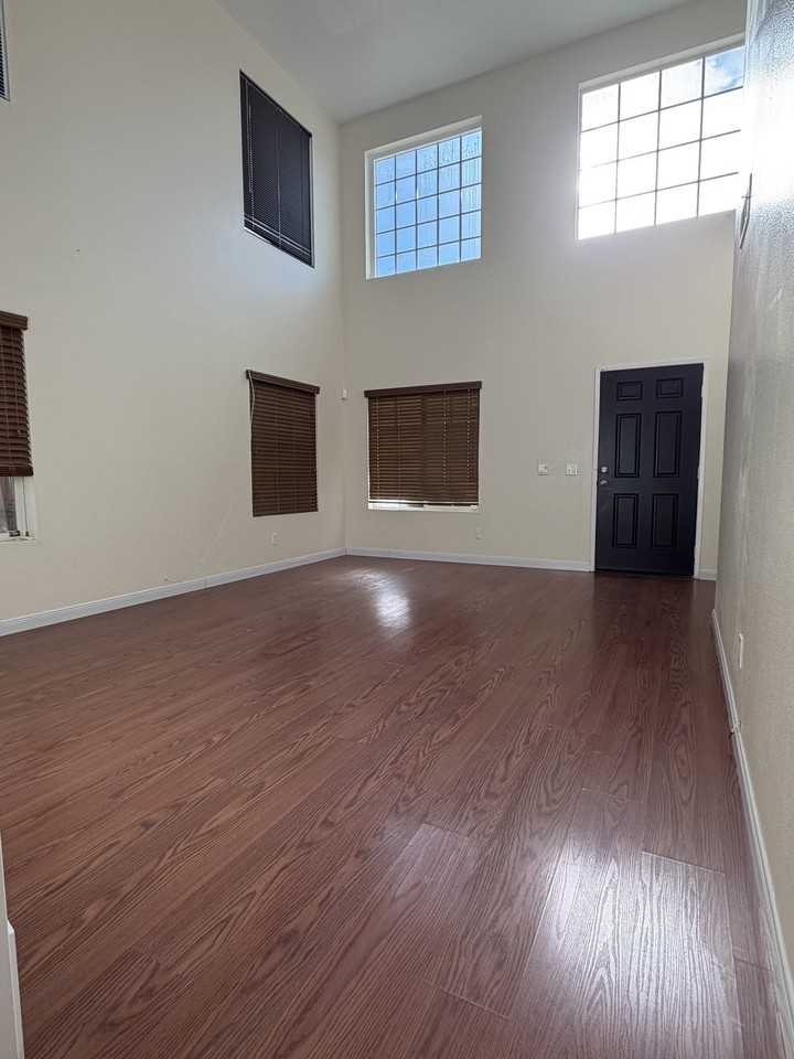 10755 Arabian Ct - Photo 4 of 20