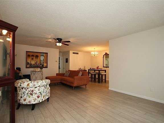 1318 Mesa Dr #66 - Photo 6 of 20