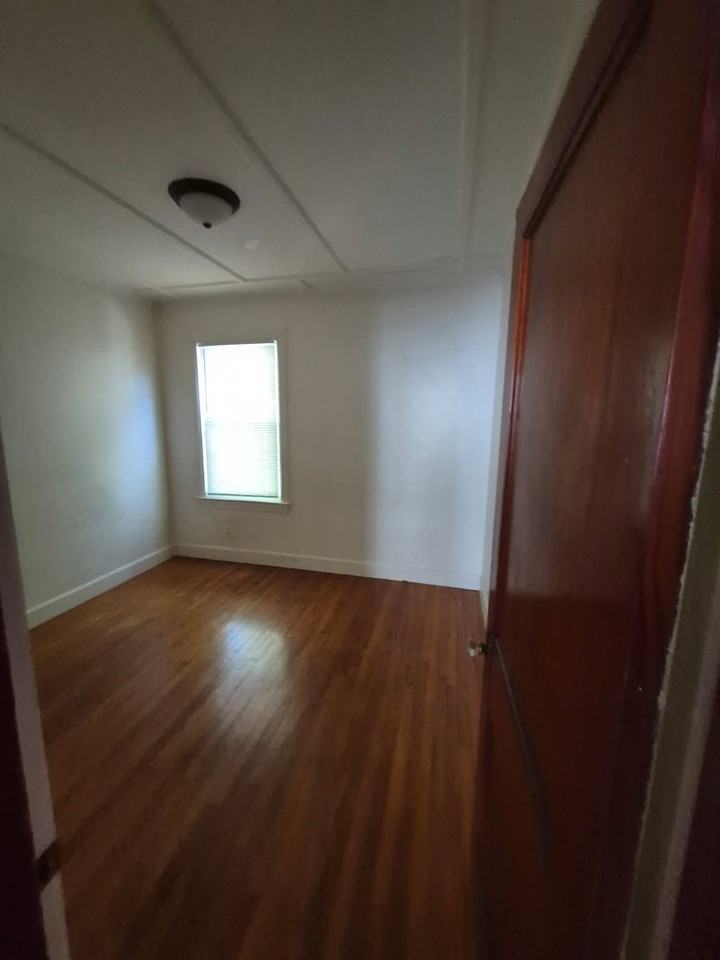 496 Sabattus St #2 - Photo 3 of 7