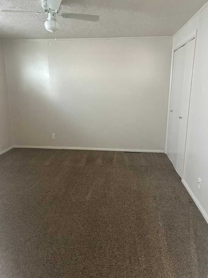 98 Es - Photo 4 of 8