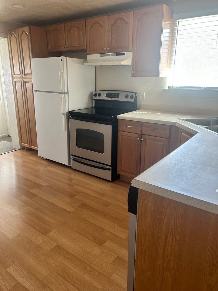 98 Es - Photo 5 of 8