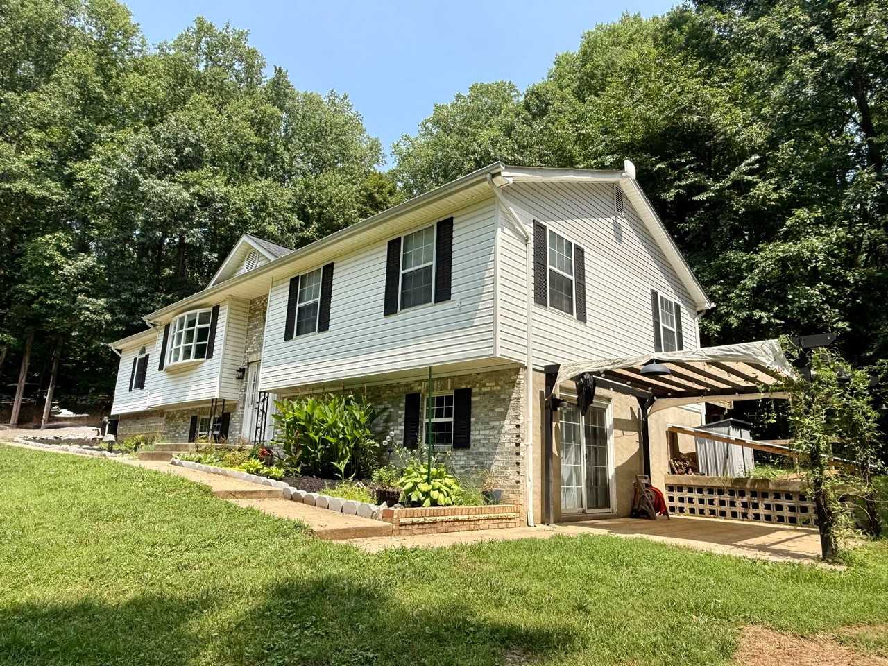 3745 Hunting Creek Rd - Photo 2 of 17