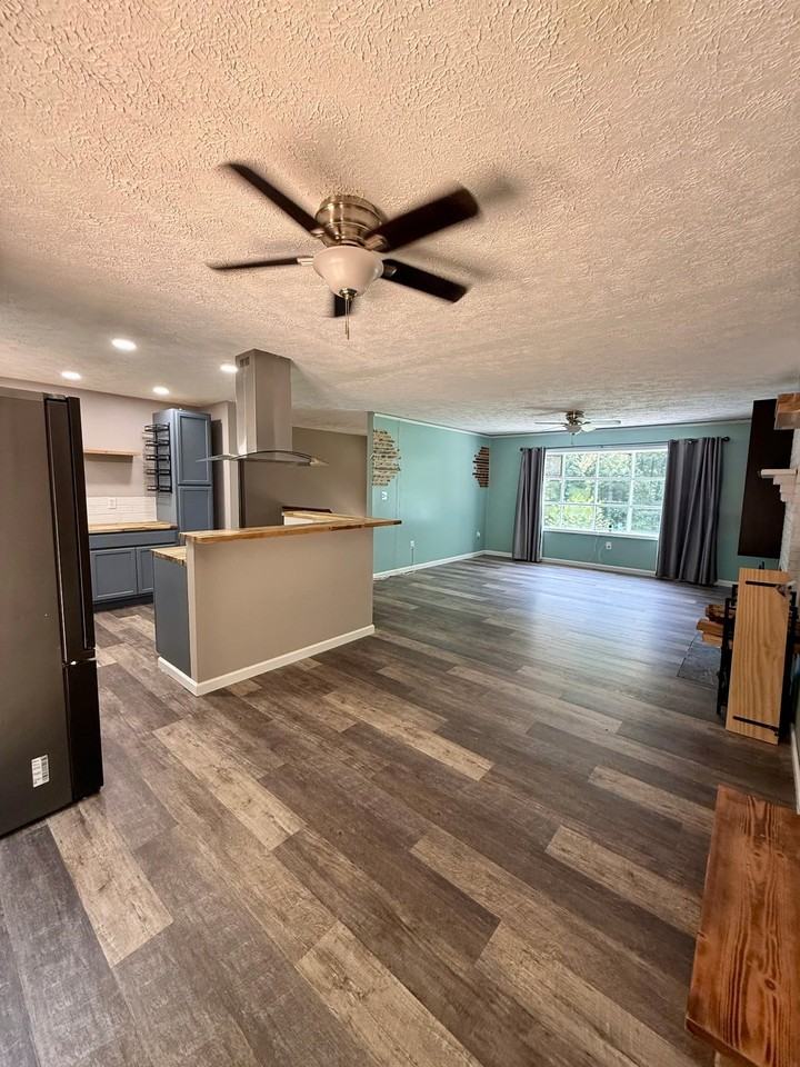 3745 Hunting Creek Rd - Photo 3 of 17