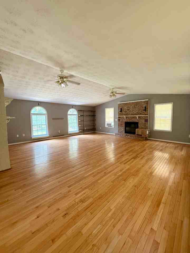 3745 Hunting Creek Rd - Photo 7 of 17