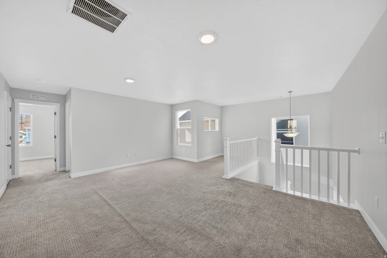 4240 E Center Point St - Photo 5 of 15