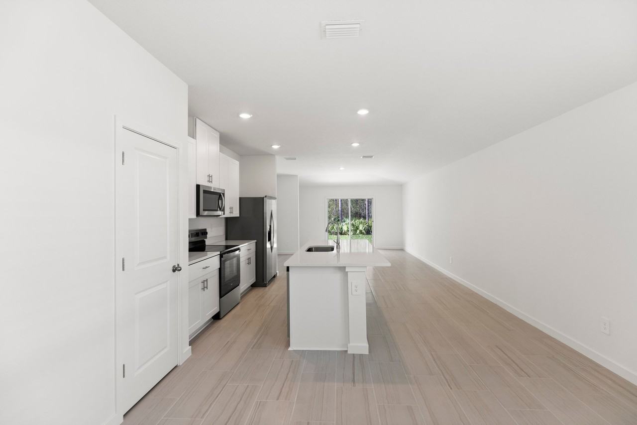 8 Derbyshire Dr - Photo 4 of 20