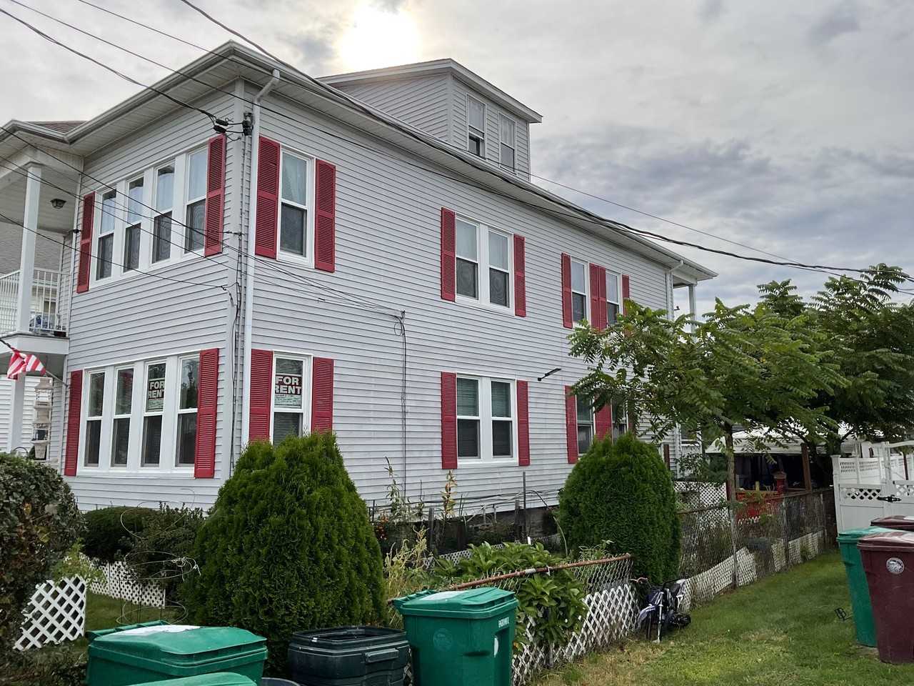 41 Warwick St #1st - Photo 2 of 13