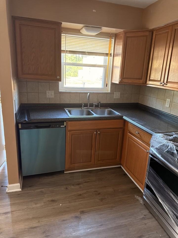 1013 Valley View Dr #4 - Photo 2 of 4