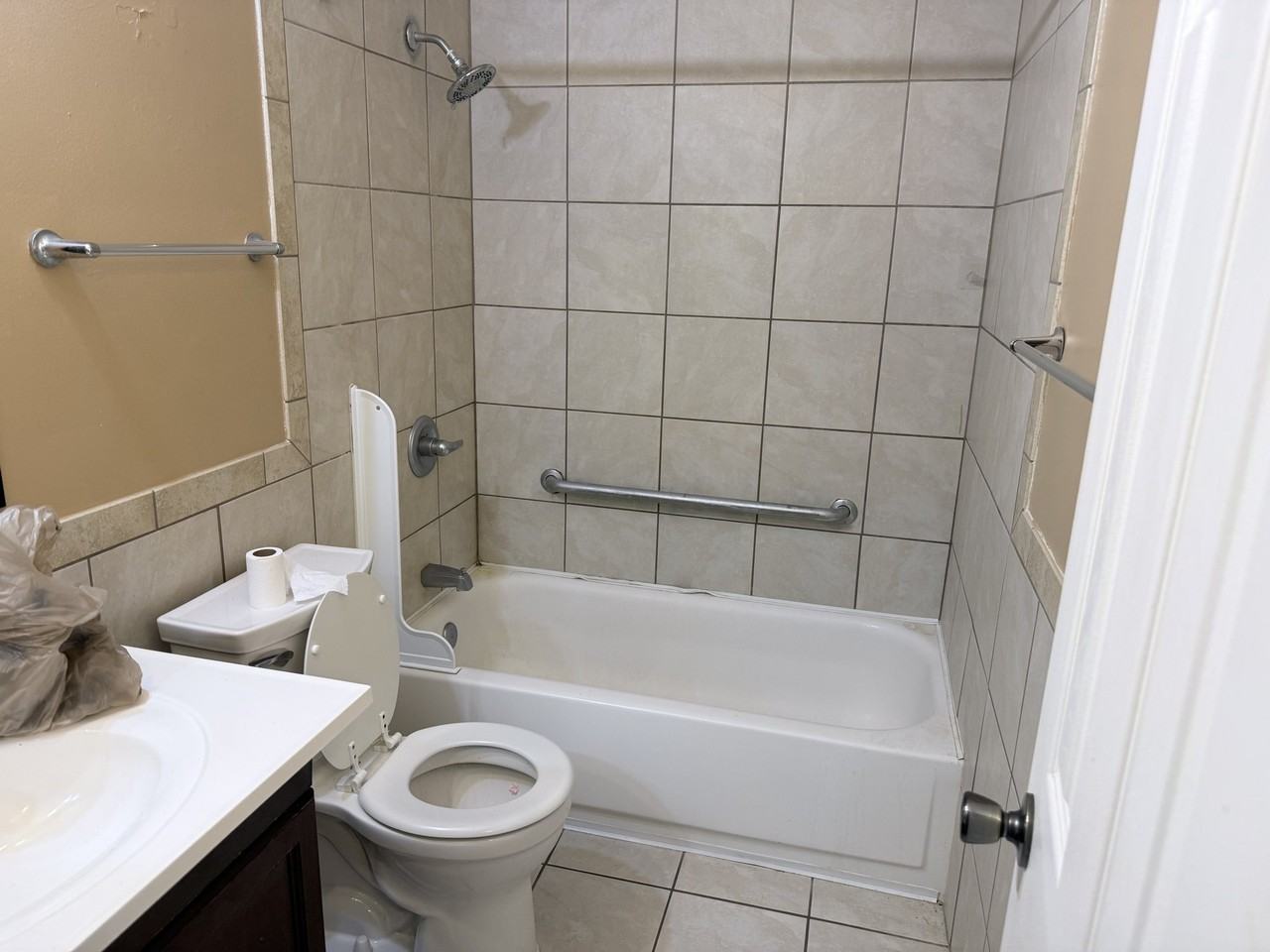 1013 Valley View Dr #4 - Photo 3 of 4