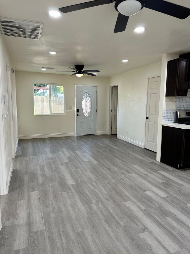 276 N Cottage St #B - Photo 3 of 8