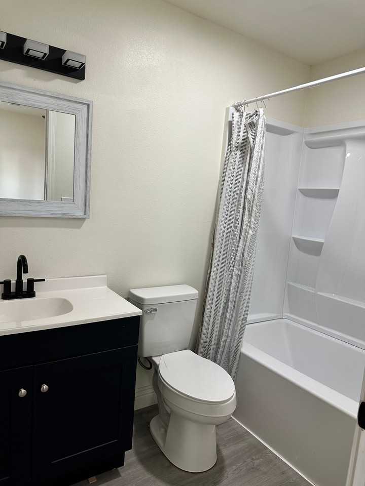 276 N Cottage St #B - Photo 5 of 8