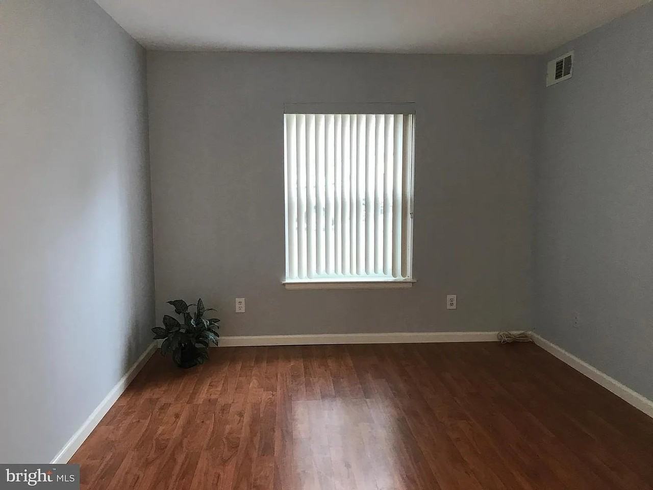 5918 Cove Landing Rd #204 - Photo 4 of 6