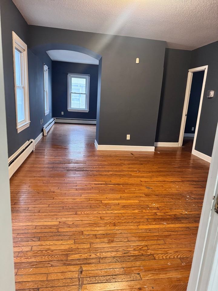 18 Hall St - Photo 2 of 16