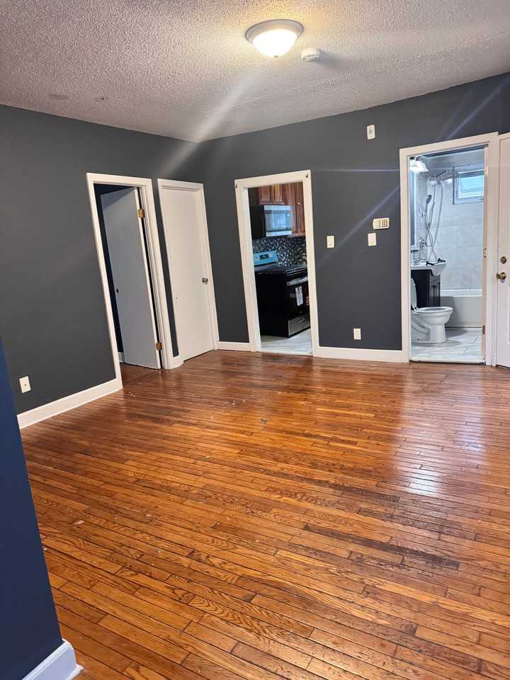 18 Hall St - Photo 3 of 16