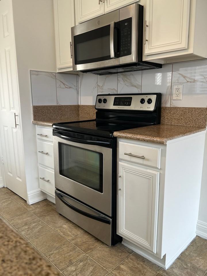 106 N Eucalyptus Ave #6 - Photo 2 of 19
