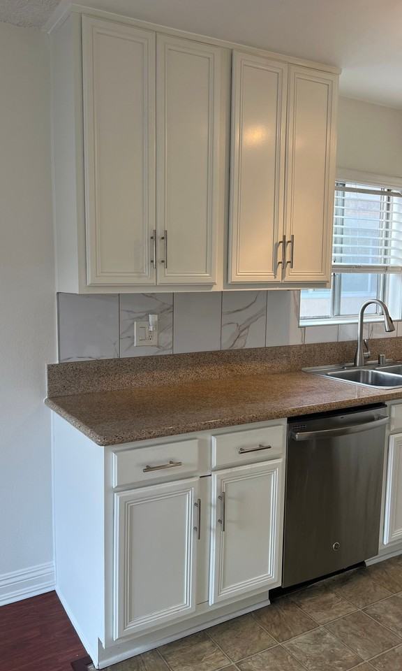 106 N Eucalyptus Ave #6 - Photo 3 of 19