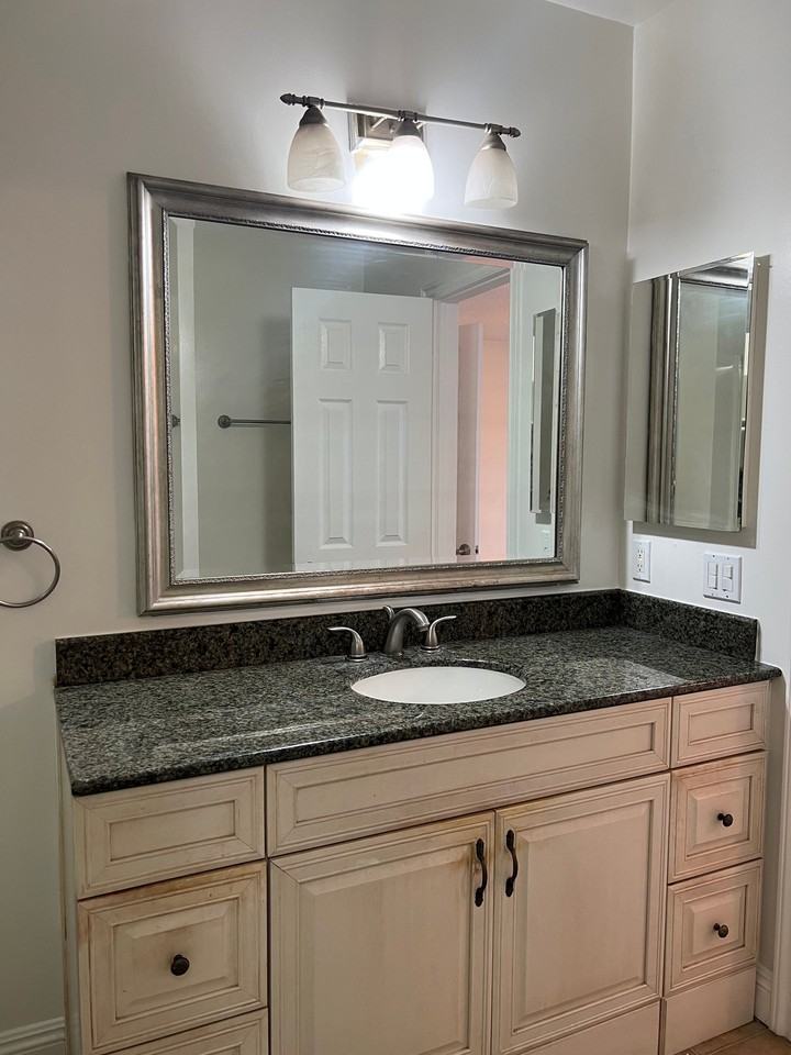 106 N Eucalyptus Ave #6 - Photo 5 of 19