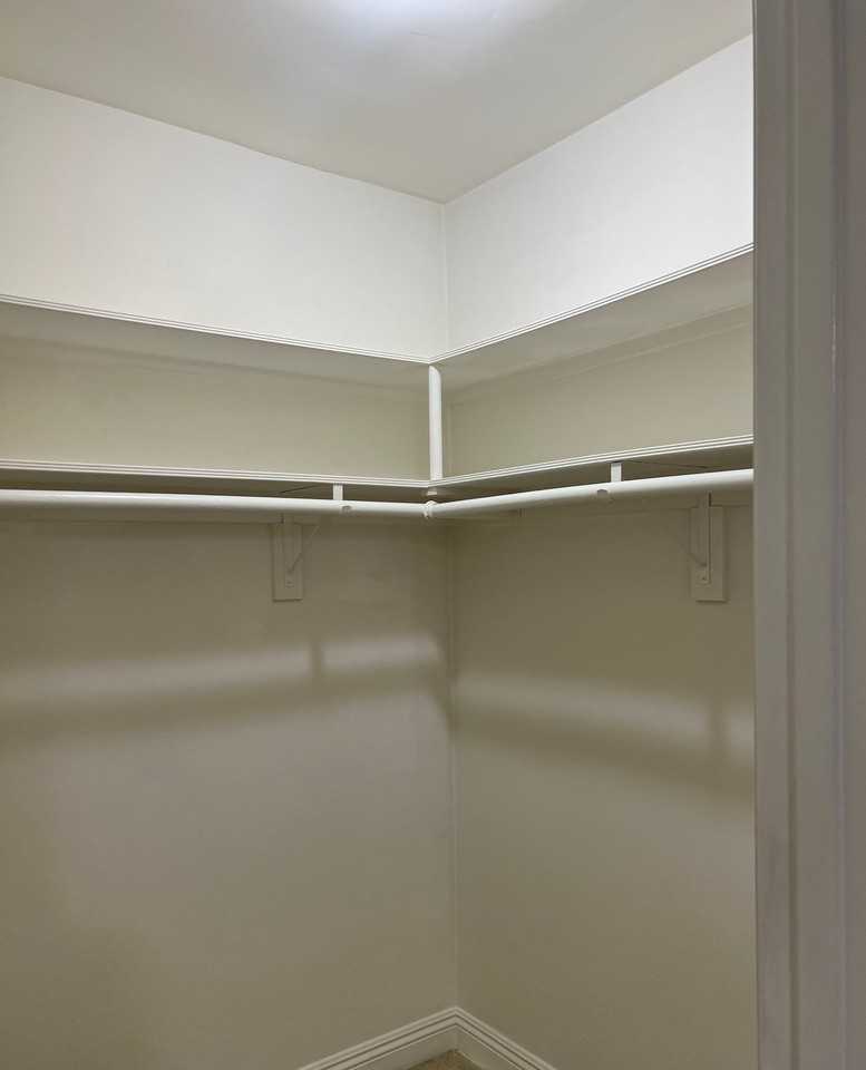 106 N Eucalyptus Ave #6 - Photo 6 of 19