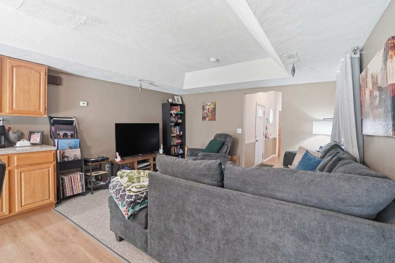 205 Glen Dr #205 - Photo 4 of 7