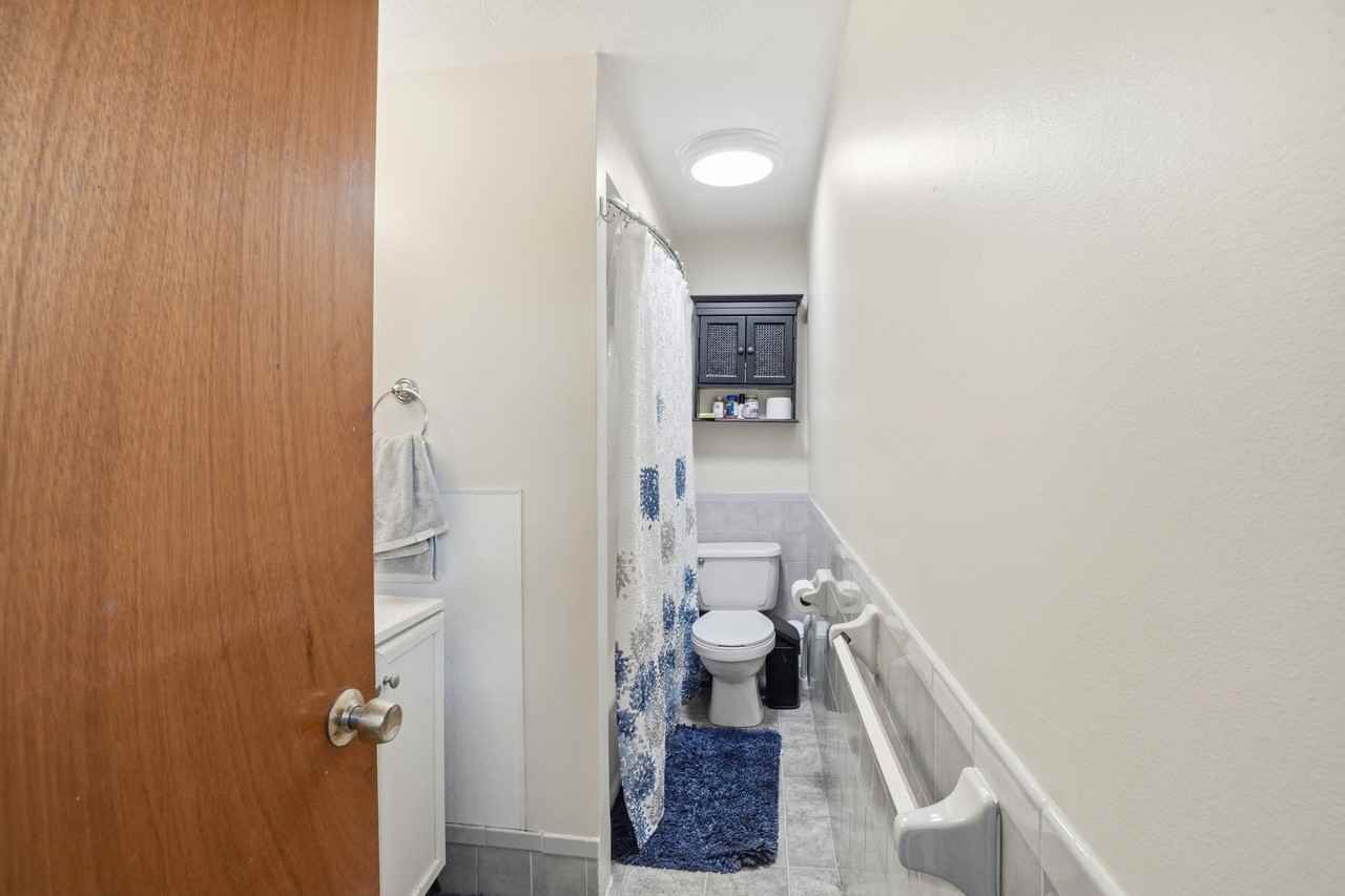 205 Glen Dr #205 - Photo 6 of 7