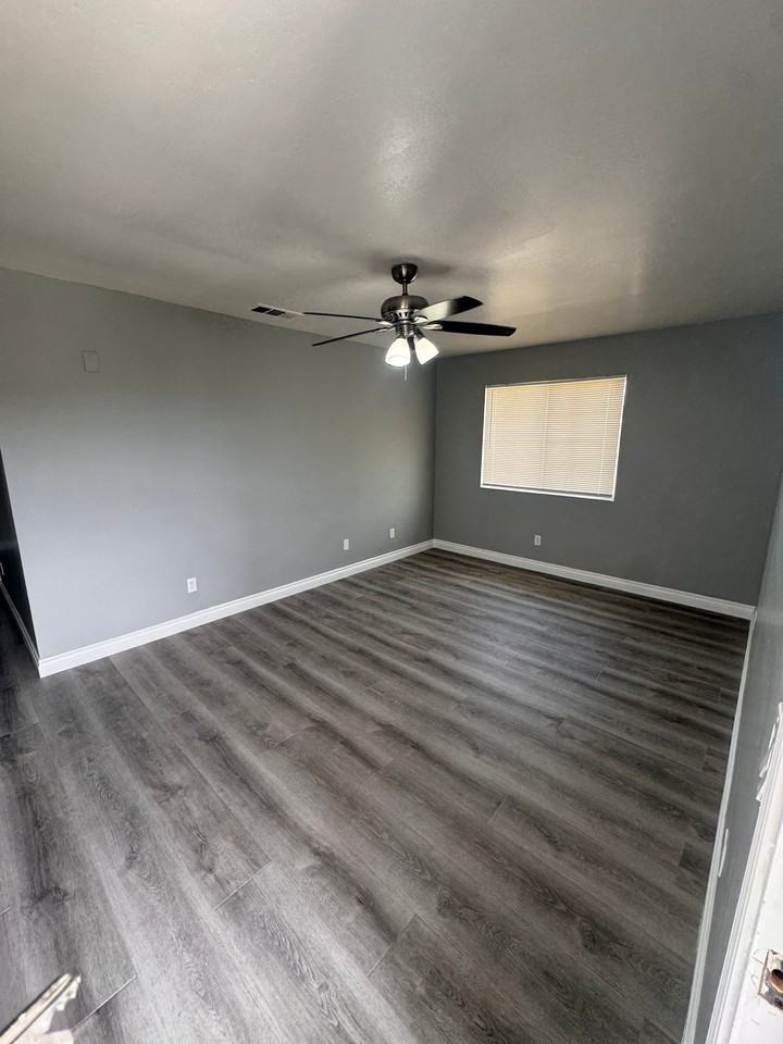 1908 Gage St #B - Photo 2 of 8