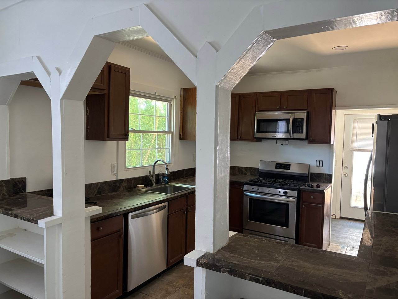 3013 Alston Dr - Photo 6 of 10