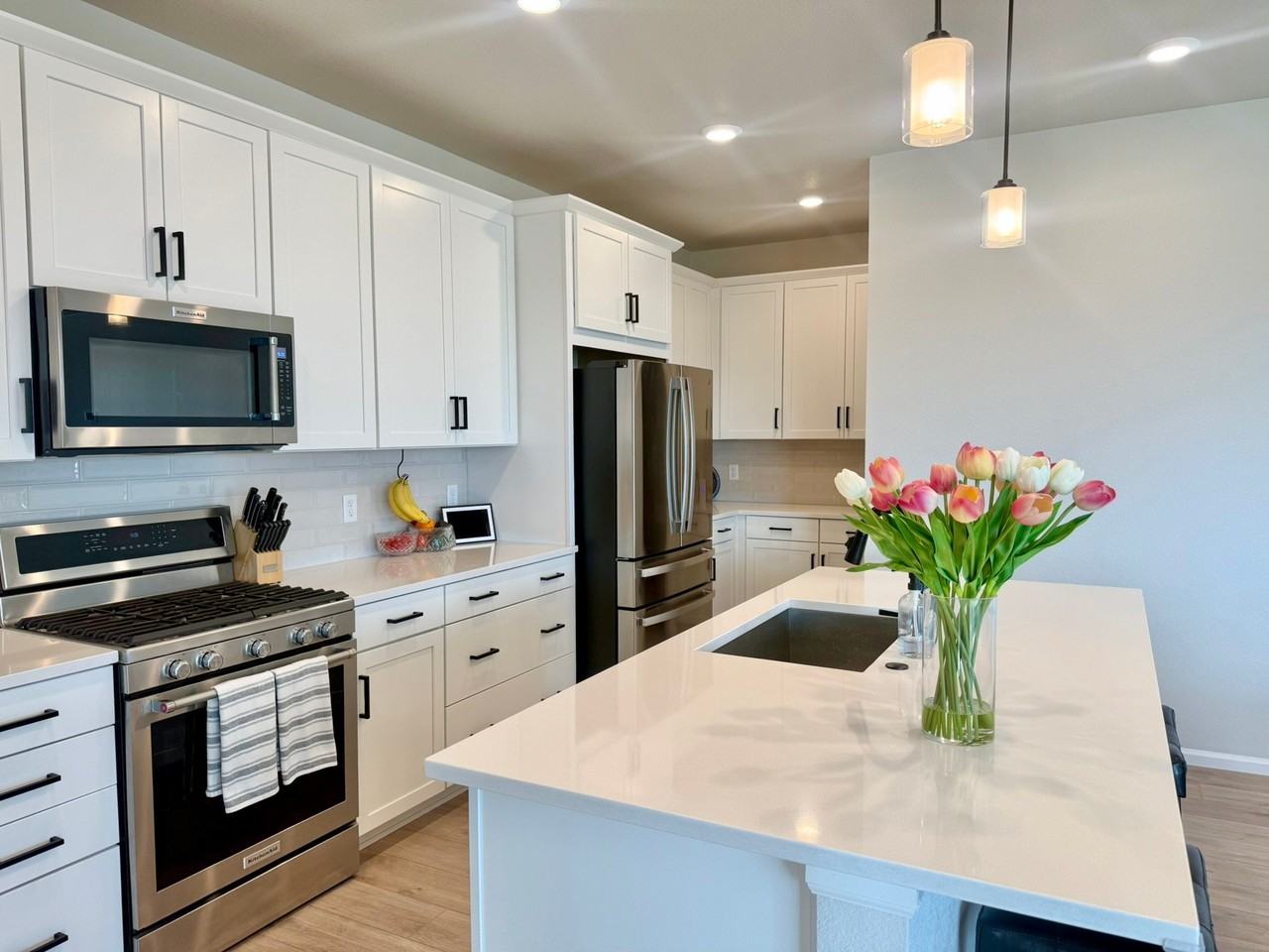 7052 Hidden Cove Ct - Photo 4 of 20