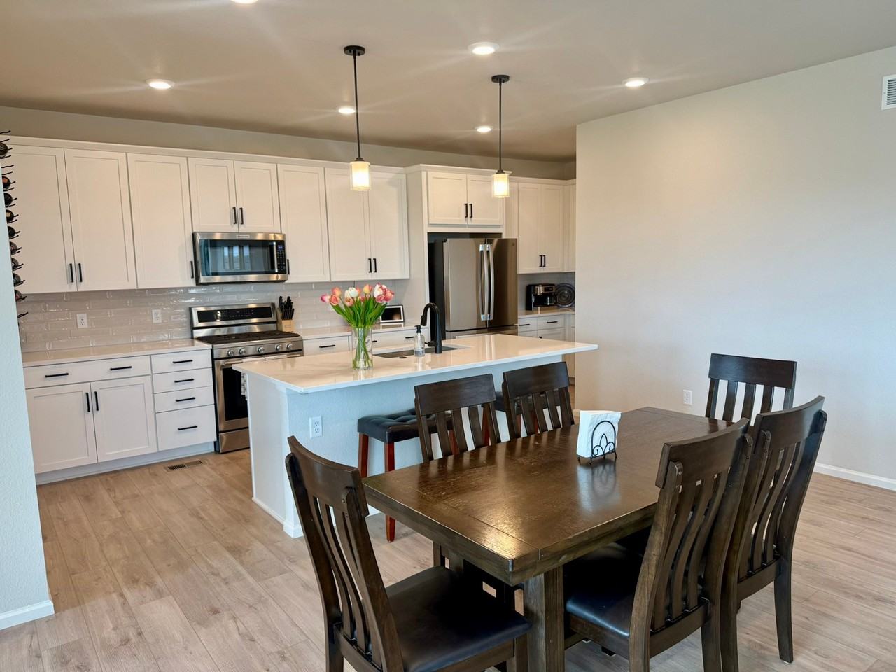 7052 Hidden Cove Ct - Photo 5 of 20