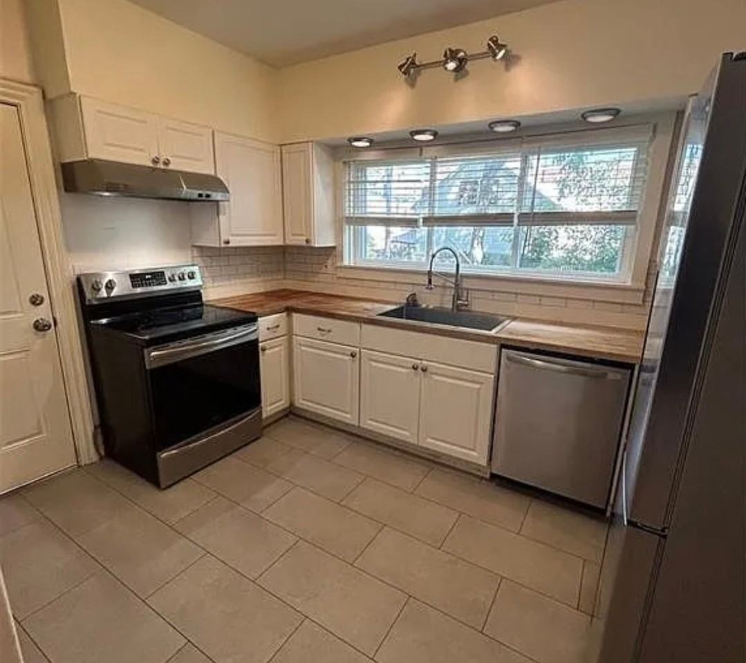 352 Auburn Ave #1 - Photo 2 of 10