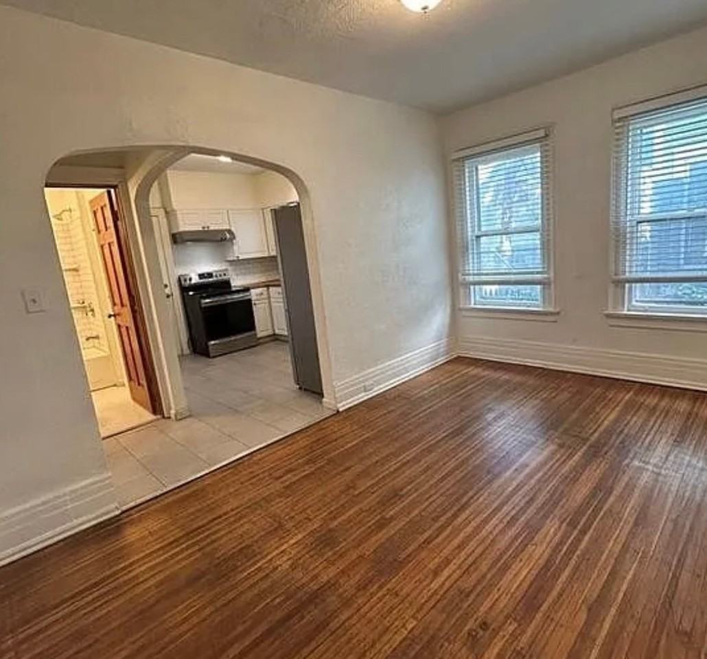 352 Auburn Ave #1 - Photo 4 of 10