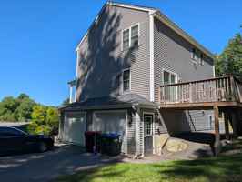 featured image of 10 Shamrock Ln