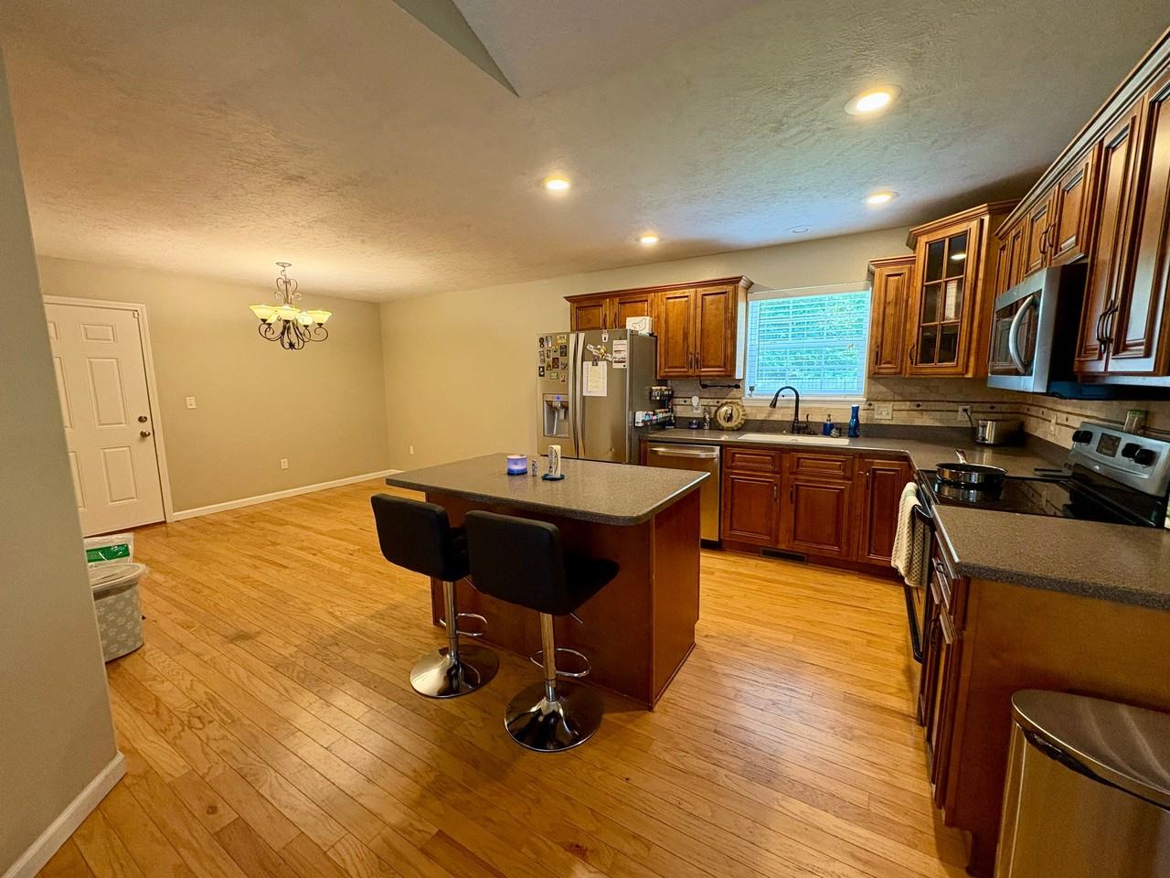 128 Lyle Curtis Cir - Photo 4 of 16
