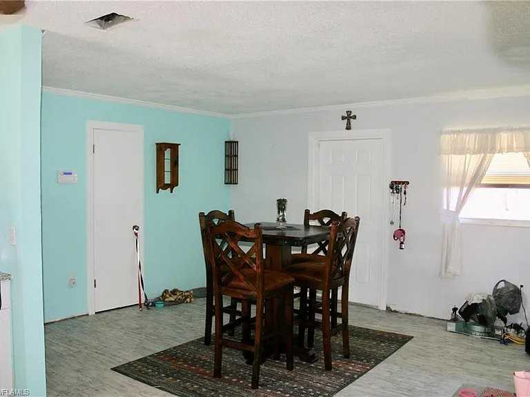1 E Clermont Ct - Photo 5 of 9
