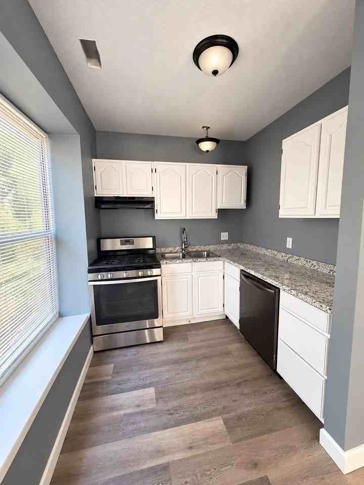 1732 Sw Clay St - Photo 4 of 14
