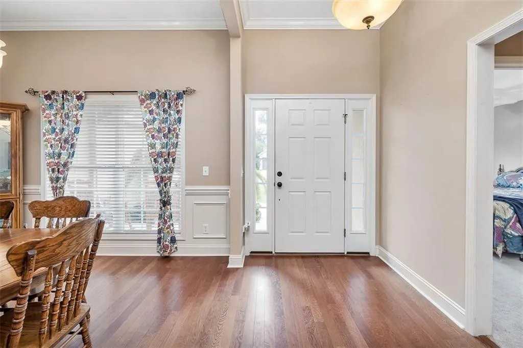 131 Hadleigh Blf - Photo 3 of 22