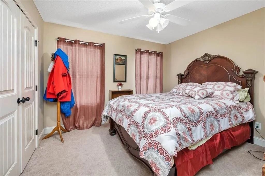 131 Hadleigh Blf - Photo 6 of 22