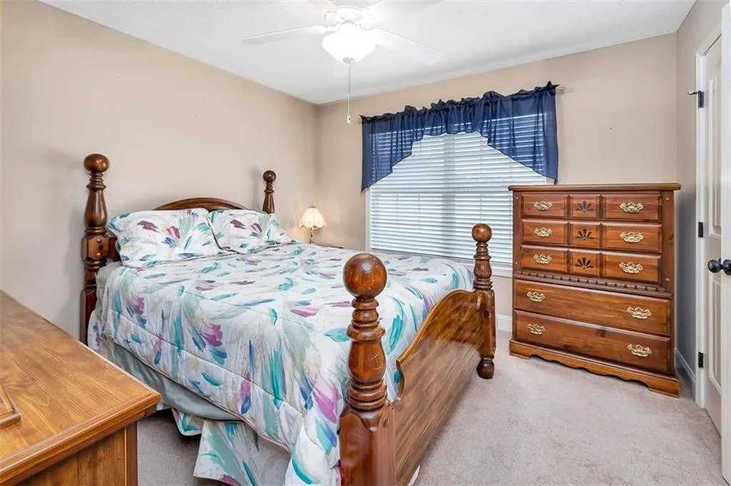 131 Hadleigh Blf - Photo 7 of 22
