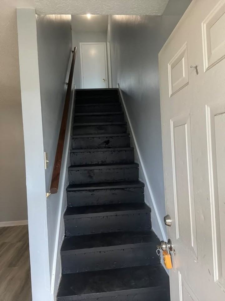 1206 Shalom Dr - Photo 3 of 19