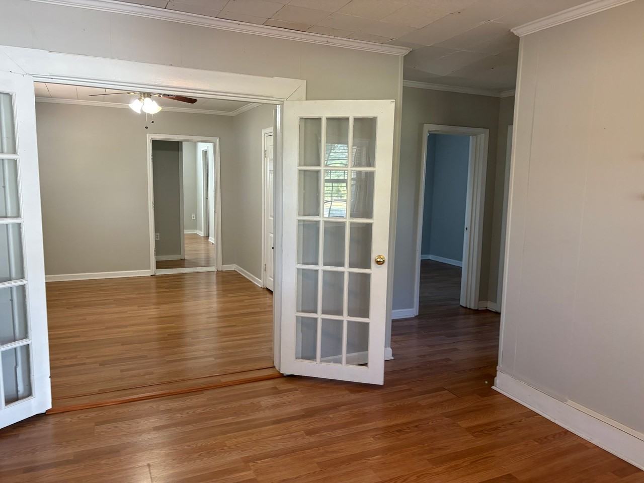 410 E Main St - Photo 4 of 6