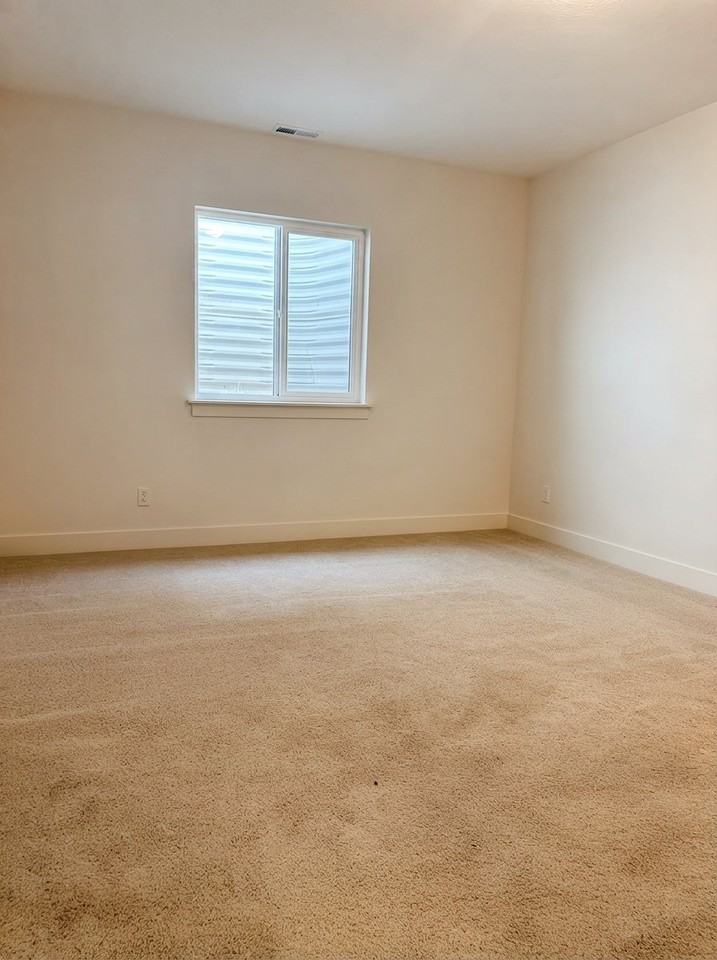 12894 S Berlynn Dr - Photo 5 of 9