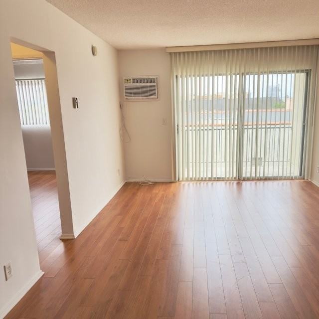 440 N Hayworth Ave #212 - Photo 2 of 8