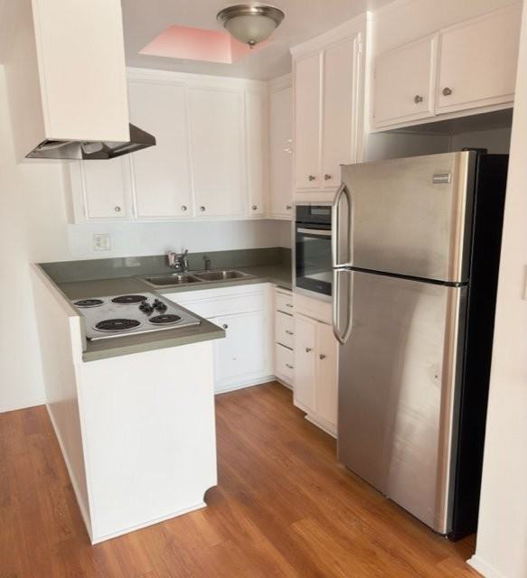 440 N Hayworth Ave #212 - Photo 6 of 8